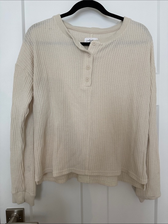 Carly Jean Los Angeles Tops - CJLA Waffle-Knit Henley Long Sleeve Top - Cream